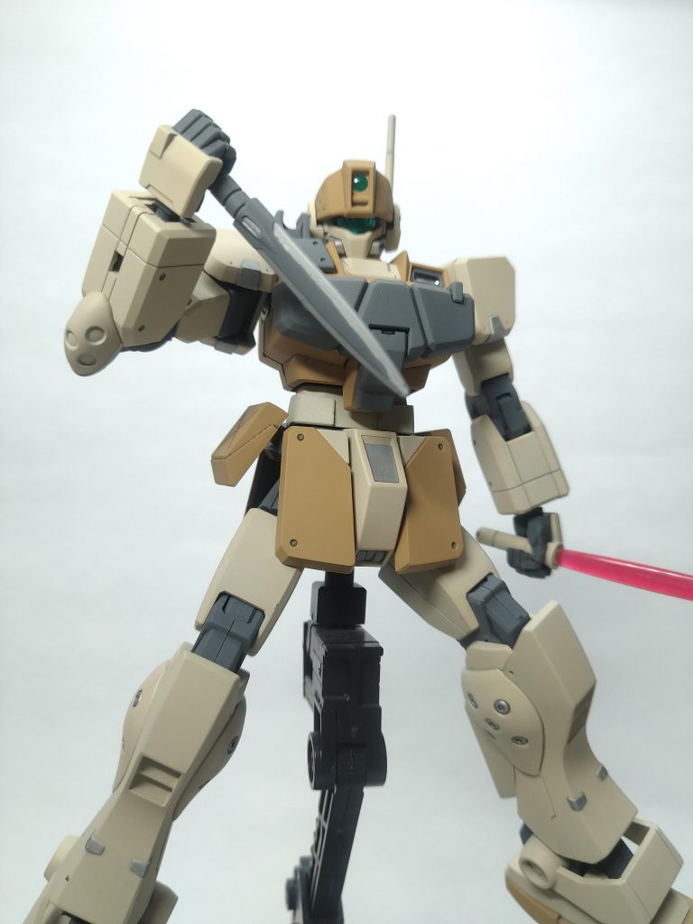 基本装備その2
接近戦にはナイフとビームサーベル。