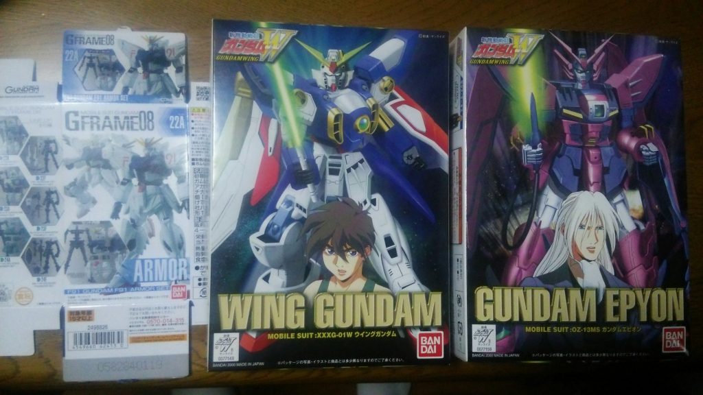 使用したキットのパッケージ

F91はキットではなくGFRAMEと言う食玩です

ウイングガンダムとガンダムエピオンは旧キットになるのかな…
接着剤不要で品質良く安価、好みの形状が有れば、ミキシング用にはコスパ良いキットだと感じました