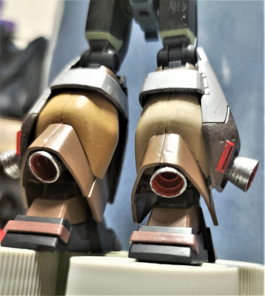 当初は2機の急造ミキシングをイメージしていました。
なのでジェスタに使われない茶系を脚に多く使っていました。