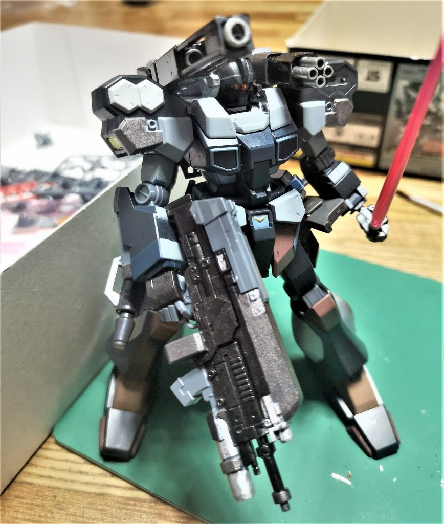 肩ミサイル、脚ブースターパージ状態