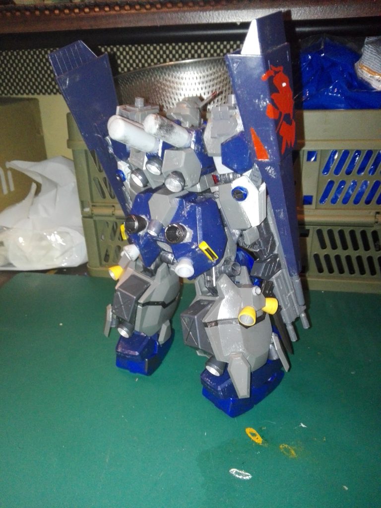 ビームキャノンにはパイロットのパーソナルまーくであるライオンか描かれている