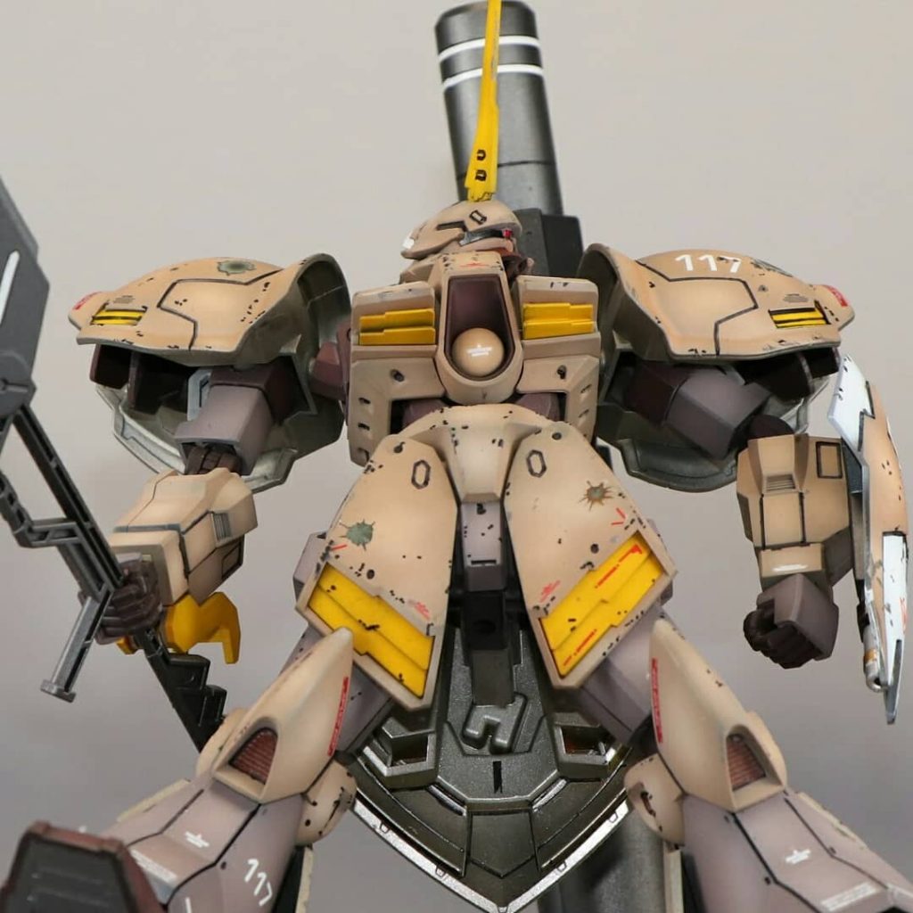 スカート、肩アーマーの裏側も塗装してます。