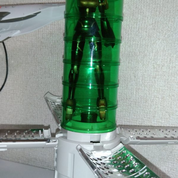 捕獲されたメイ　IN　改造装置