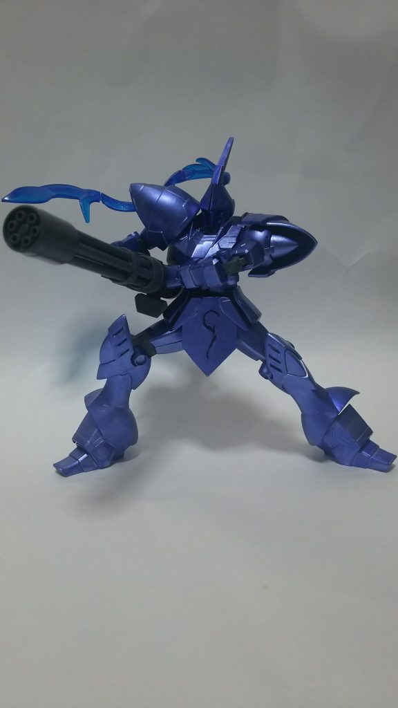 ランスロットと言えばこれ!と言っても過言ではないガトリング砲との組み合わせ。ジャイアントガトリングをそのまま持たせていますが、大きさも丁度よくF-15戦闘機からもぎ取った感が出せてるかなと。本来はアロンダイト(デスティニーから流用)を持たせたかったのですが、当時アロンダイトは紛失してしまっており、今となってはこのランスロットGも壊れてるのでもう持たせられません……トホホ。