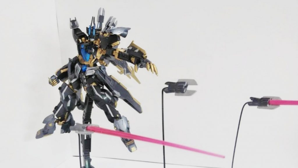 武装2 ドラグーンファング

バックパック上部に６機搭載
命名は雑です。[SEEDのドラグーン]と[00のファング]を掛け合わせたようなものをイメージしました。

ビームサーベルとダイバーエースユニットのソード部分を元に作成しているので、ビームエフェクトをつけることも可能です。

鉄血世界にビームやファンネル要素の武装はありませんがそこはGBNならではということで