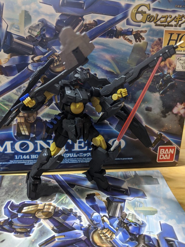 膝裏にビームサーベルを仕込んでます。外して手持ちも可能。