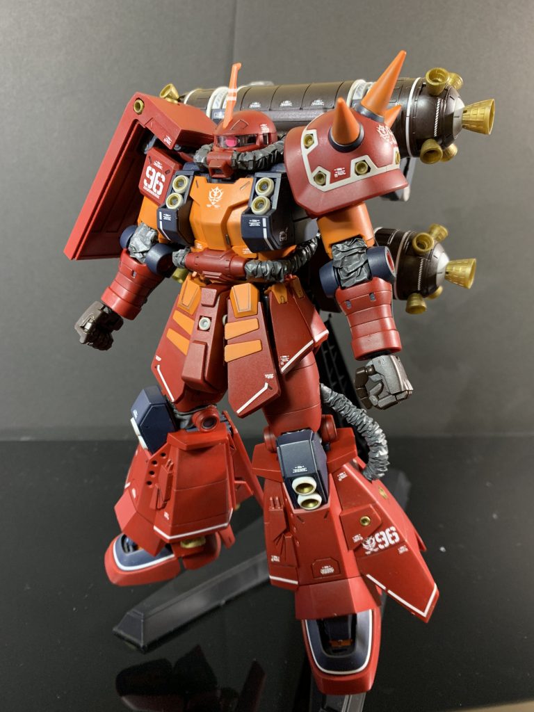 バックパックと足に追加装甲装備。