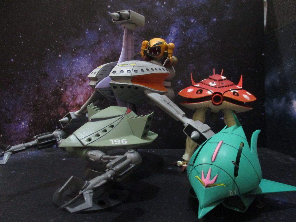 モビルアーマー集合。ブラウ・ブロでけぇ！ モビルアーマーが乗っちゃいそうなモビルアーマーだよ！