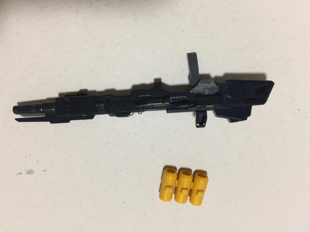 バスターライフルはSDのZガンダムハイパーメガランチャーとヤクトドーガのファンネルをで作ってます。