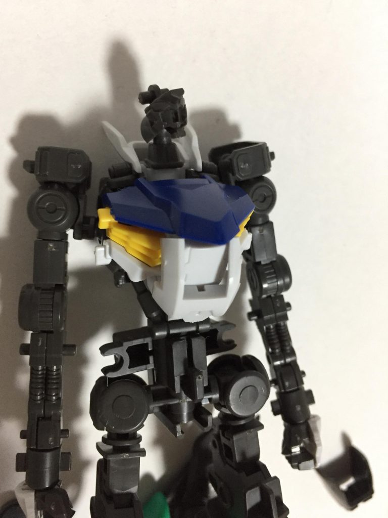 胸部はなんとこれだけ。塗装だけでこんなにもそれっぽくなるのか。