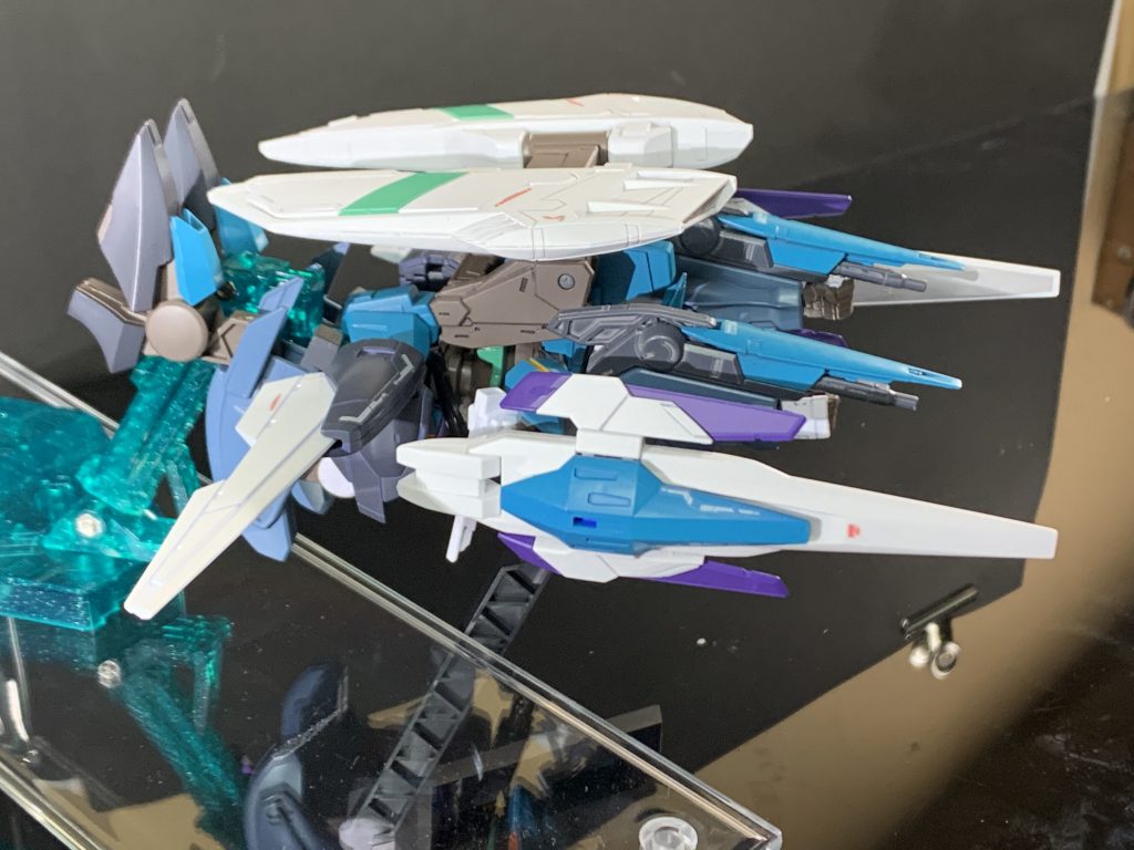 正直言うとこの飛行形態、シルエットも上手くまとまってかなり良い線いけたのではないかと思ってます。自画自賛です。すいません。