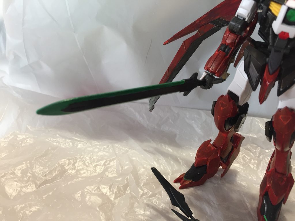 ソードはビームには出来ないのでこんなモンです。
ソードメイスを使うと派手すぎて、他の表現に支障が出るのでボツりました。