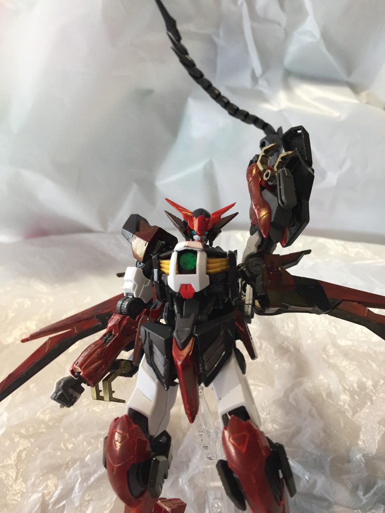 ヒートロッドは煌ギラーガのシッポですので、リード線でポージングは自由自在