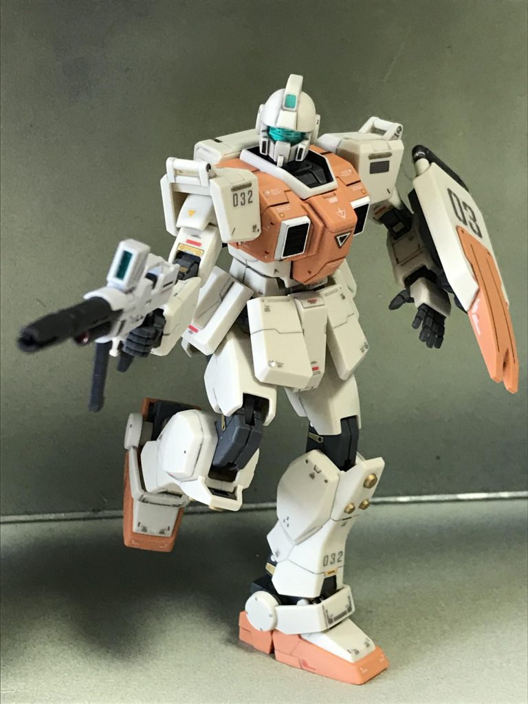 おそらくジムは初めて作りました。わざわざ「弱いモビルスーツ」を作るなんてと避けてきました。でも、すみません、私は間違っていました。

素組み＆部分塗装だけでこのカッコよさ、大満足です。キットの新しさもあり、情報量たっぷり、可動も優秀、見た目もスタイリッシュです。デカールは他のキットの余りも足しました。