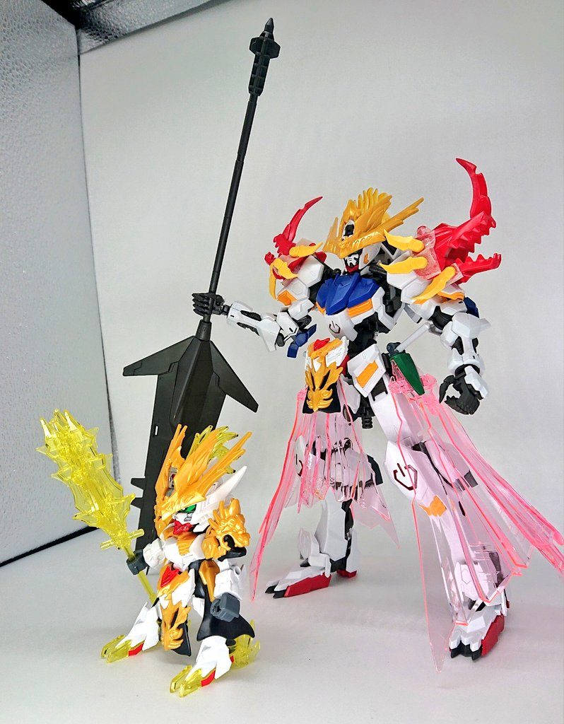 まずはバルバトスを普通に作り、SDと見比べながら、イメージが近いパーツをネットなどで探し、仮組みして大体のイメージを確認します。