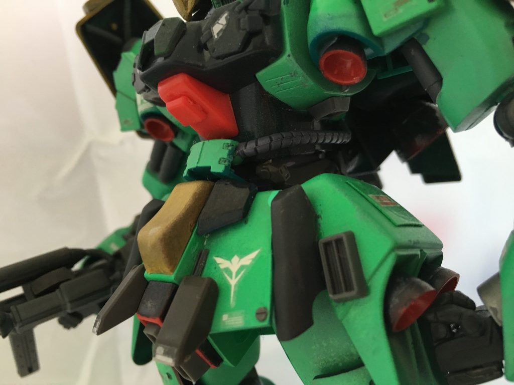 腰は一旦切り離して延長。
ついでに腰の角度も変えてS字立ち姿勢にしてます。