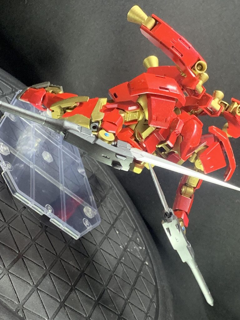 ブースターを展開して突撃状態。
作ってる最中からずっと思っていたのですが、見ての通り絶対この武器使いづらいと思うw