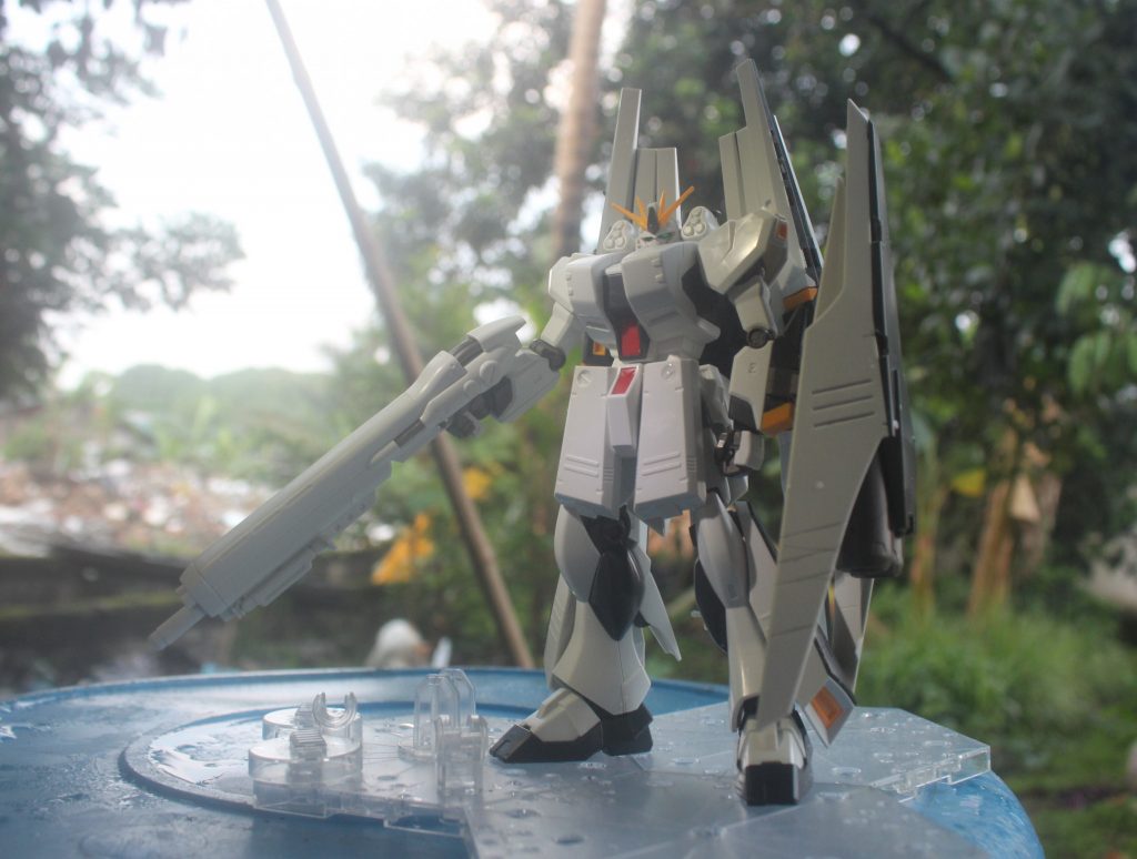 nu gundam の素組み–5枚目/制作者：San Toni