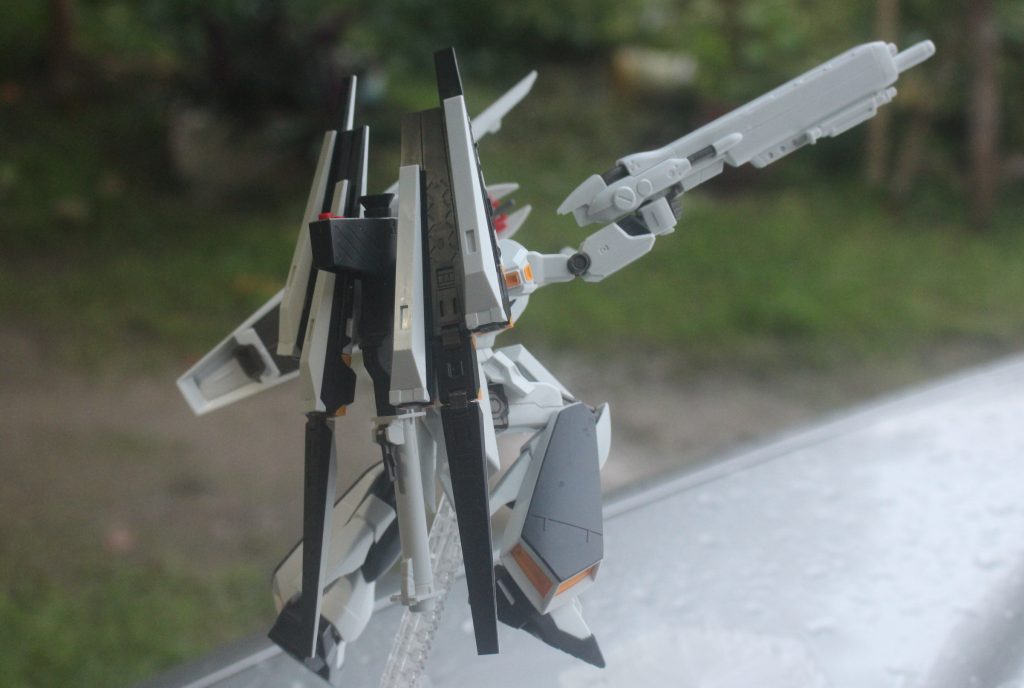 nu gundam の素組み–3枚目/制作者：San Toni