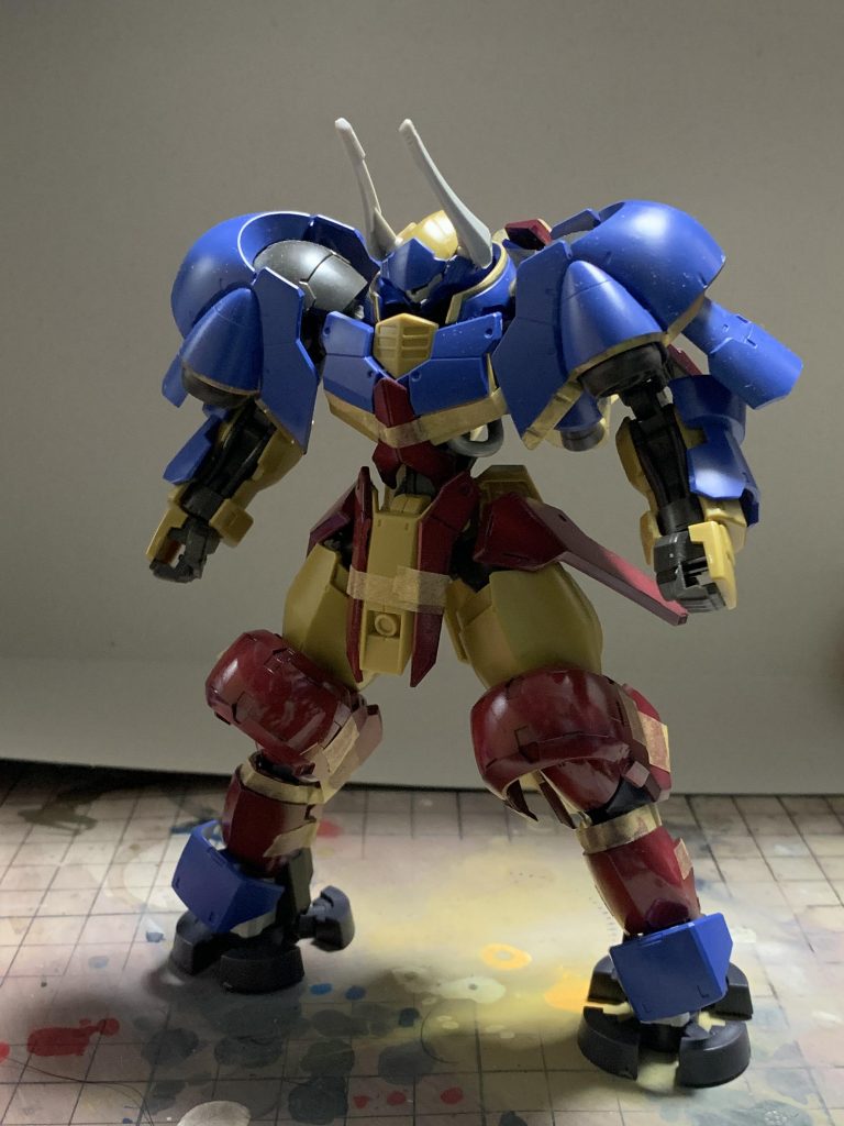 試作正面
重装甲感が欲しかったので、下半身を主に強化しました。