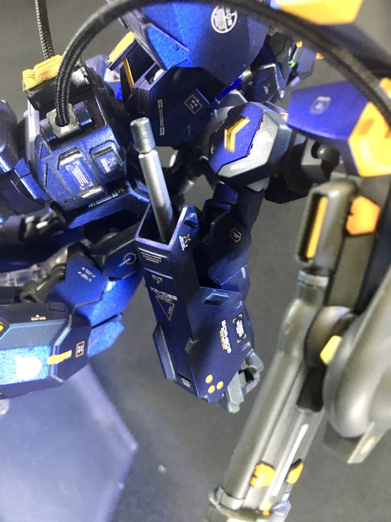 左腕
<シザーアンカー>
右腕
<パイルバンカー>