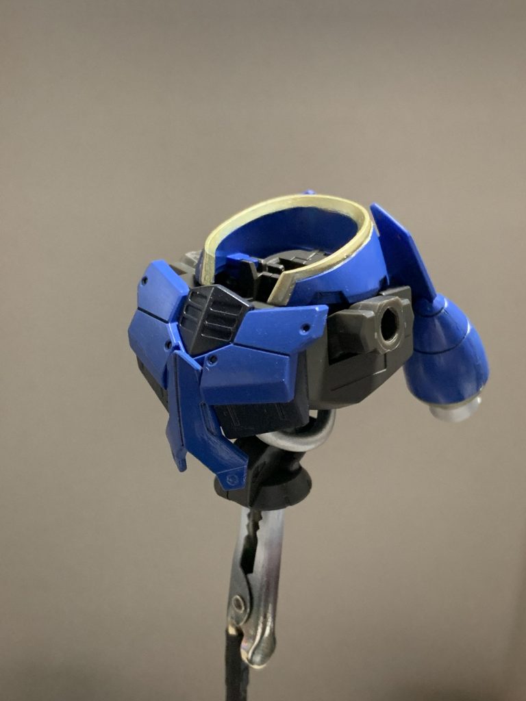 塗装詳細　胸部
ブルー部は説明書通りの配合で塗りました。
元々、ライトブラウンだった所をダークブルーで塗りました。
ダークブルーも説明書通りの配合です。