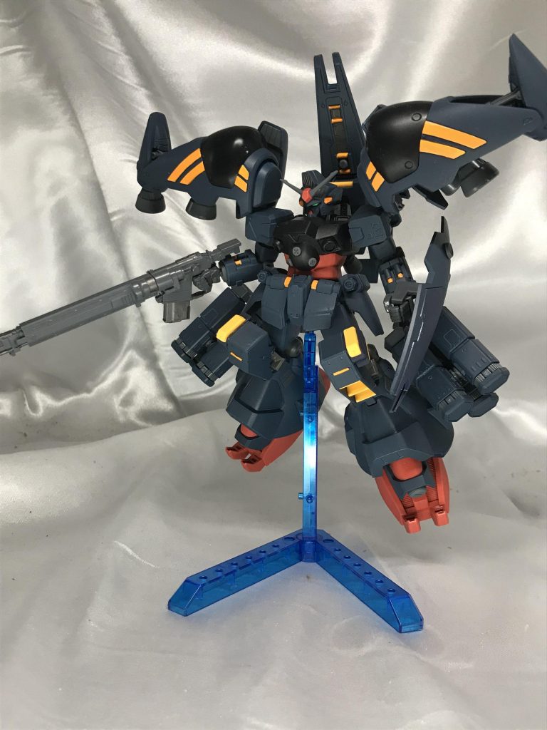 バインダー展開。
ラスボス感半端ない(笑
武器は他に対艦ライフルも持たせてます。
試作二号機はバインダー下げてても上げてても別のカッコよさがあるのがたまりません(///▽///)