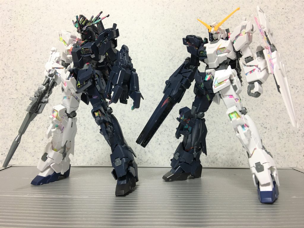 双子の作品、「ユニコーンガンダム・デュアリティ」との比較です。