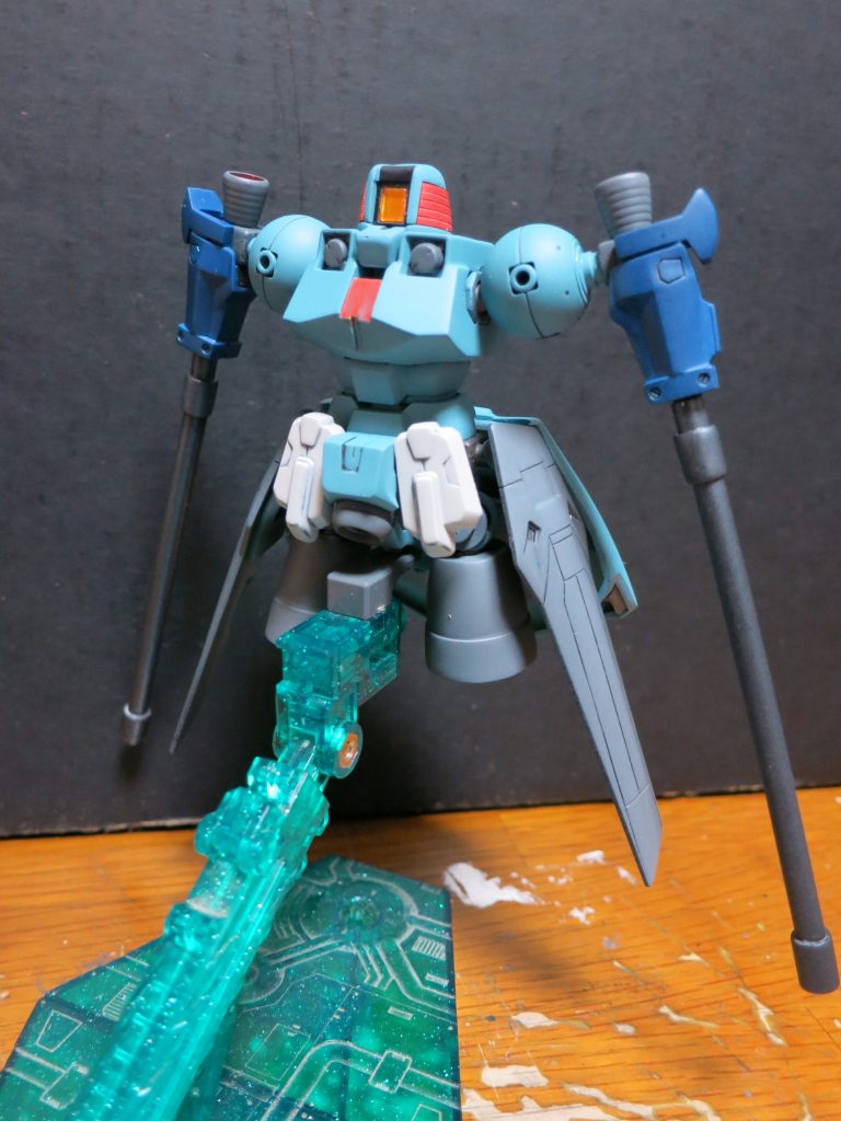 多くのパーツはHGACリーオーの物。これに旧版ガンダムジェミナス等のパーツをくっつけ合わせてのミキシングビルドです。