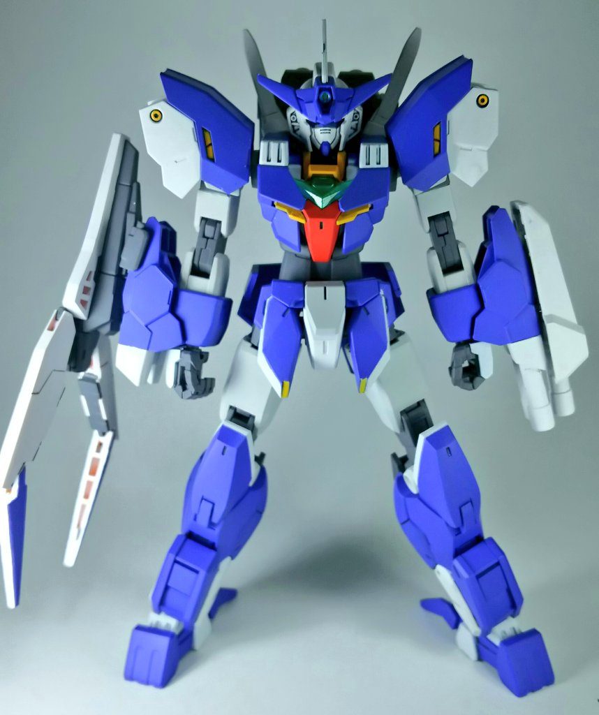 正面から。
武装とバックパックを変更した以外は、元のヴィートルーのままです。