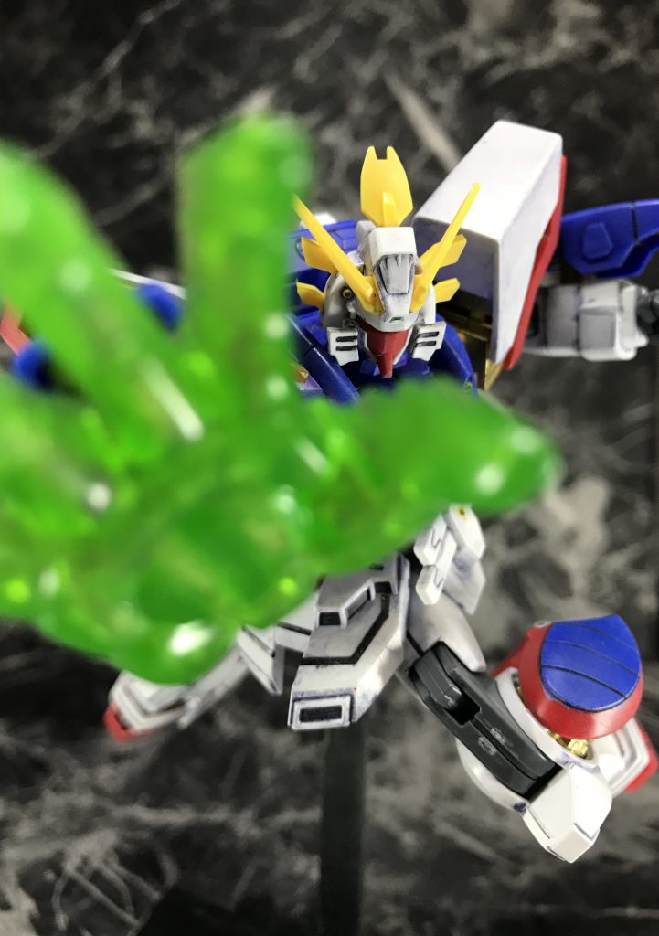 「必殺!シャァァイニングゥッ!フィンガアアアァァァ!!」
シャイニングフィンガーのエフェクトパーツも迫力満点です。