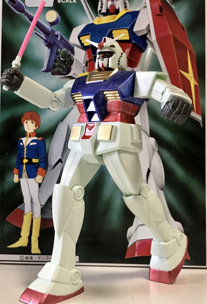 ハイクオリティな現代のRGやHGに慣れすぎてしまい、正直「こんなんだったっけ！？」と驚きました。サーベル短いし！（笑）
そういえば、ランナーをライターであぶって伸ばしてサーベル自作とか、やりましたねー(^^)

これにみんなが（自分も）夢中だったのですから、不思議です。私たちには、それまでにない新しい体験だったのでしょうね(^^)