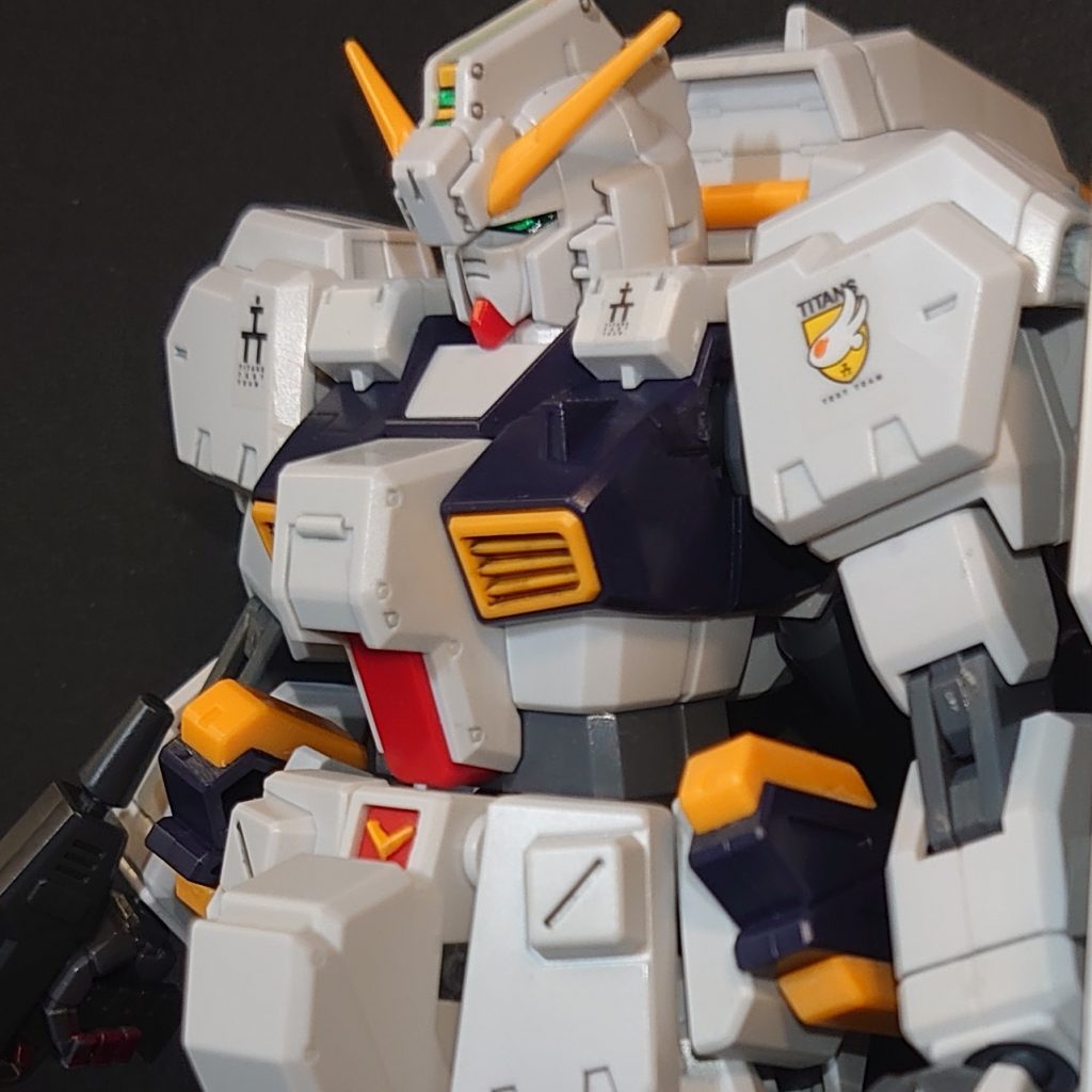 やっぱりマーキングシール貼るだけでも見映えが違いますね。