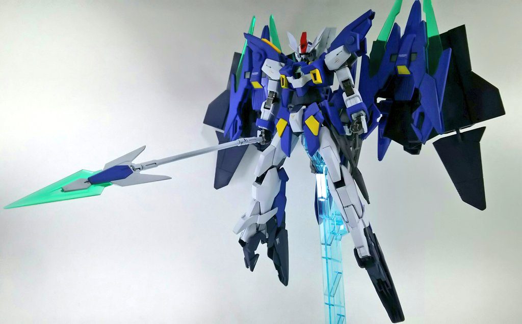 正面から。
ガンダムグリープのビームランサーから、AGE-2のシールドを取り付け実体刃のランサーにしました。