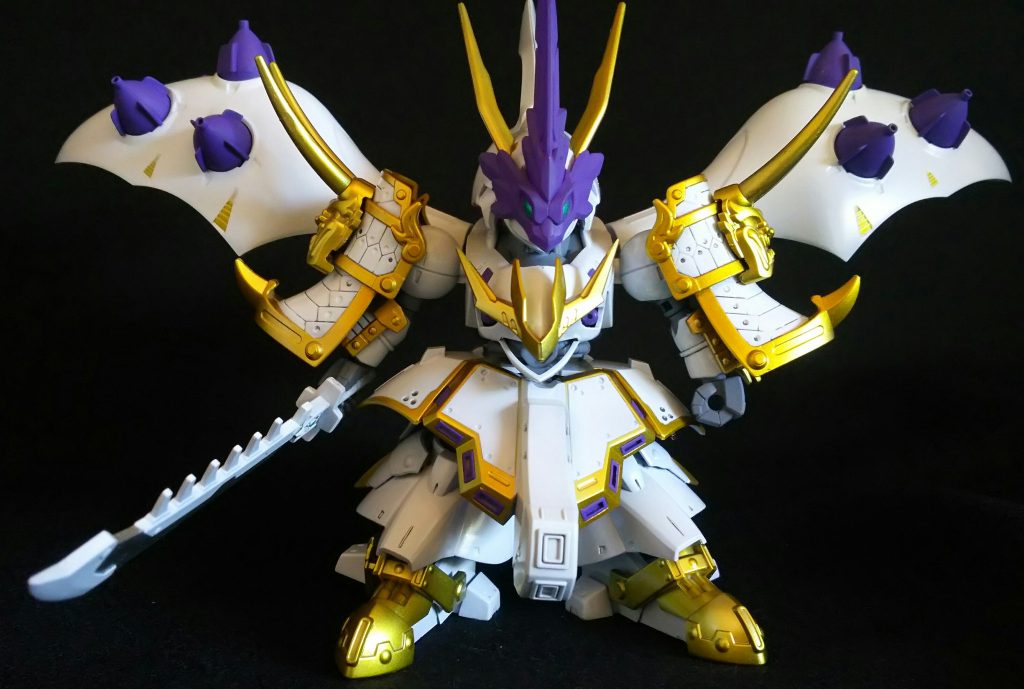 正面から。
大掛かりな改造はせずに、腕を玄武装呂布トールギスの物と交換。