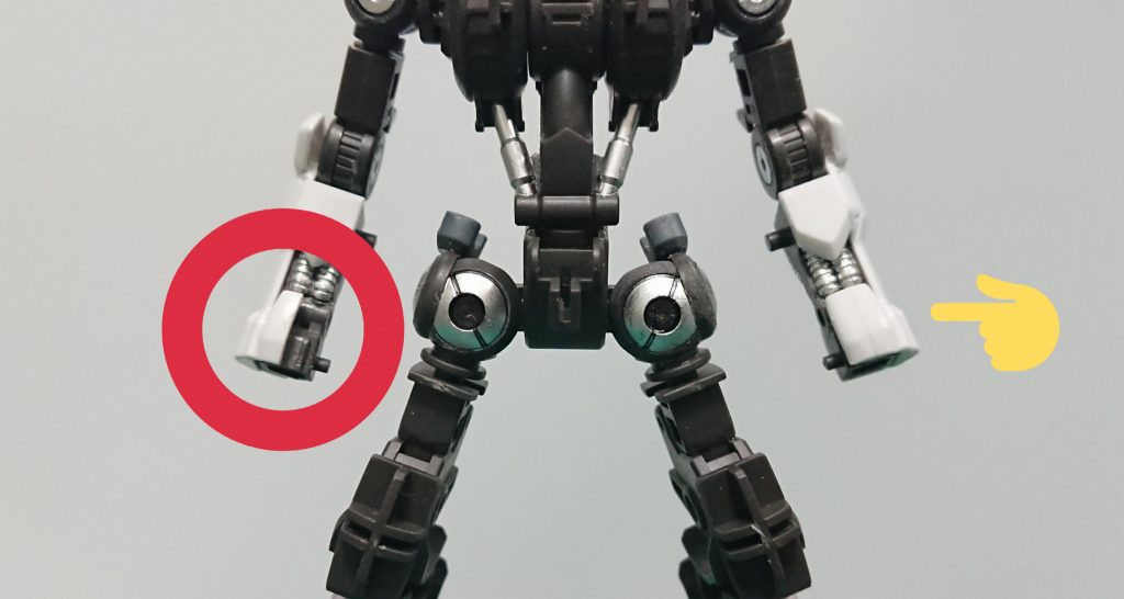 一番目立つ前腕部の合わせ目は片側を切り離して反対側に接着しました。