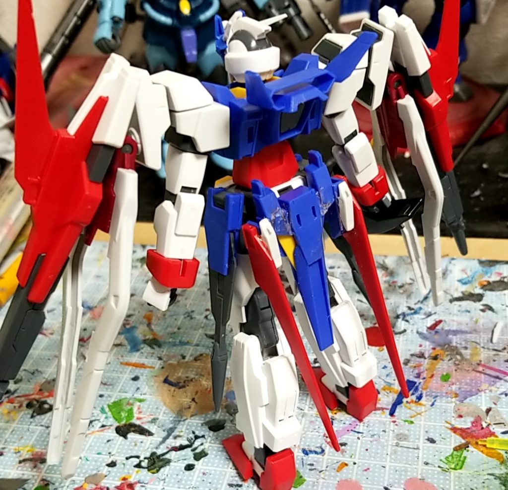 胴体はそのまま

両肩のブースターは旧キットのエルオーブスーターのものを使用
ビームバルカンはAGE-2マグナムSVのものを、ドッズランサーはダークハウンドのものを使用