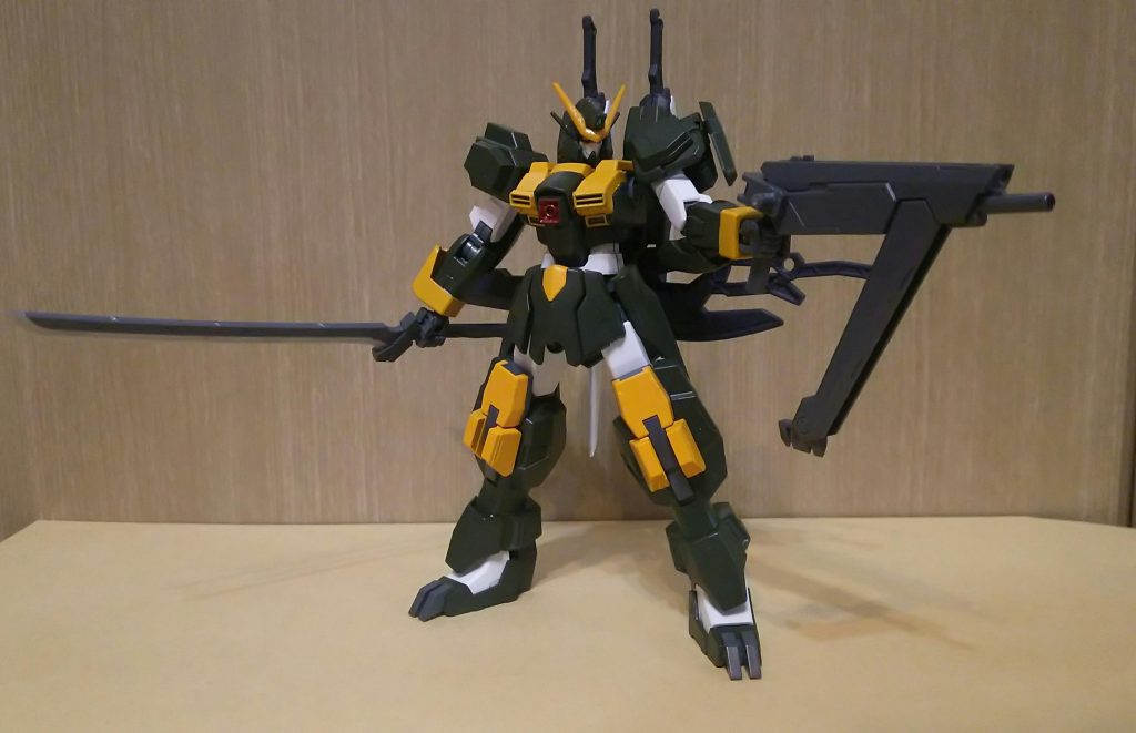 ガンモード(設定はリニアライフル)はスキュラや脚部の三連装ミサイルランチャー等の固定火器しかないグリューンカラミティにとって唯一取り回しの良い武器。ソードカラミティでは無かったライフル系武器となります。