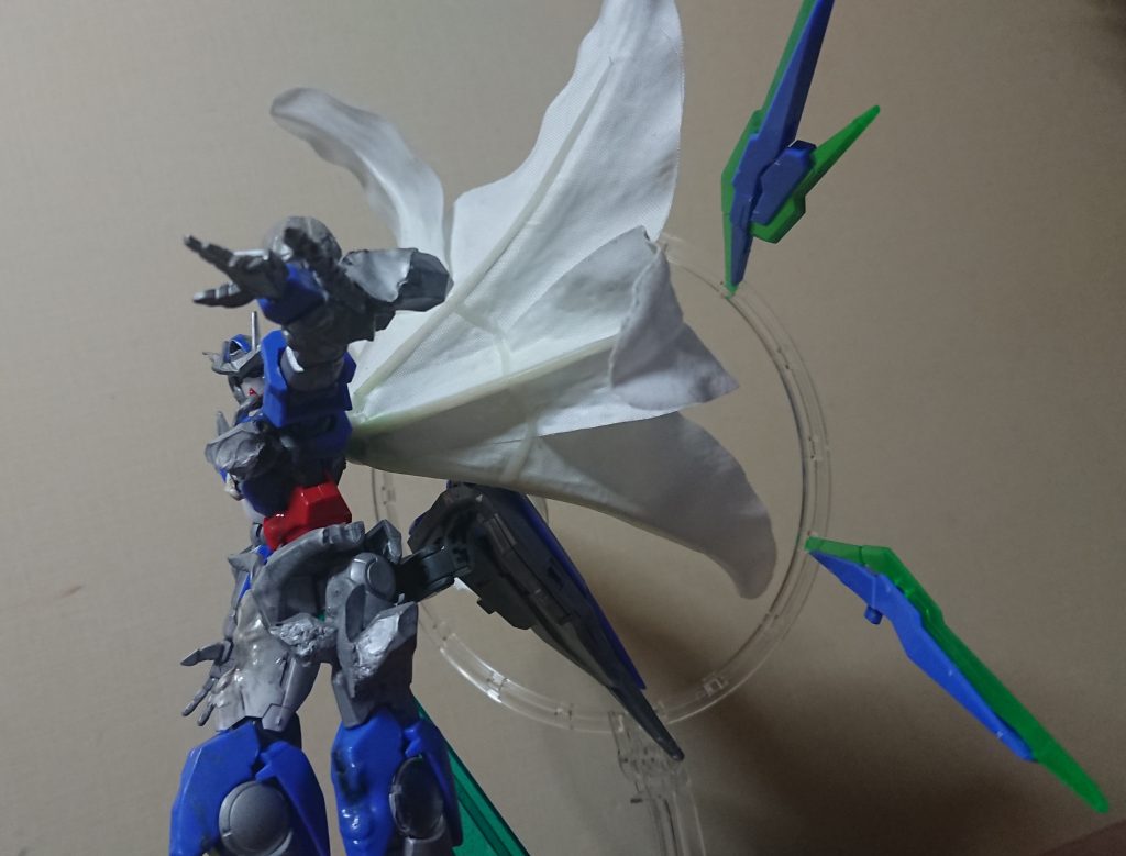 【自己の内側に目を向けても…意味は無い…】

 GNソードビットは展開可能にして、ワープや武装としての使用も可能としてる………




 こんな感じですかね～百均で簡単に手に入れられるアイテムを含んで作ったので、皆様もアイデアに悩んだら身の回りの物を探すと、良い物があるのかもしれませんね～


 最後までご覧頂きありがとうございました！！！また次の作品で会いましょう！！！