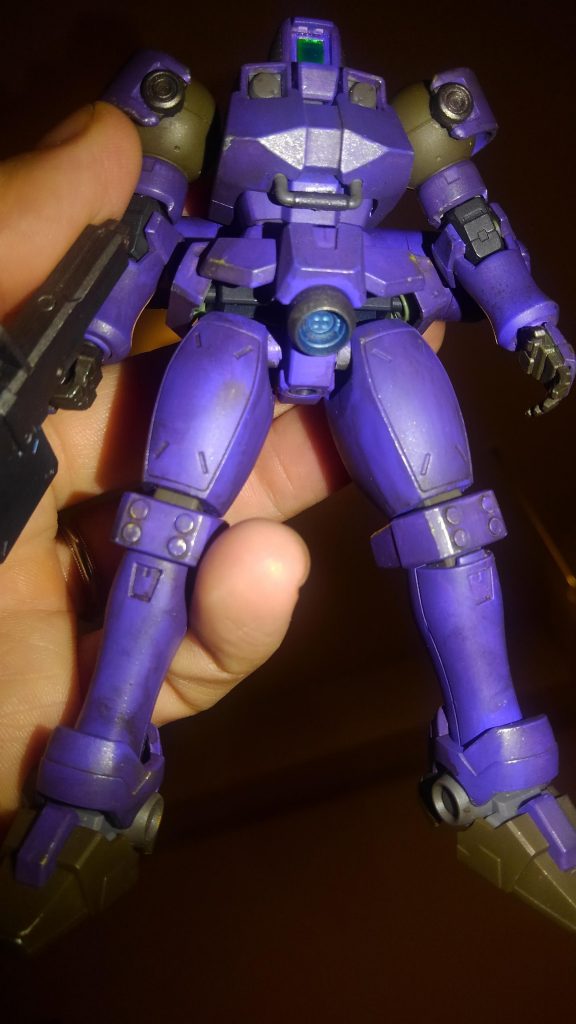 バーニアに水性焼鉄色を塗り、内側にタミヤウェザリングマスターの青焼けを塗りつけ