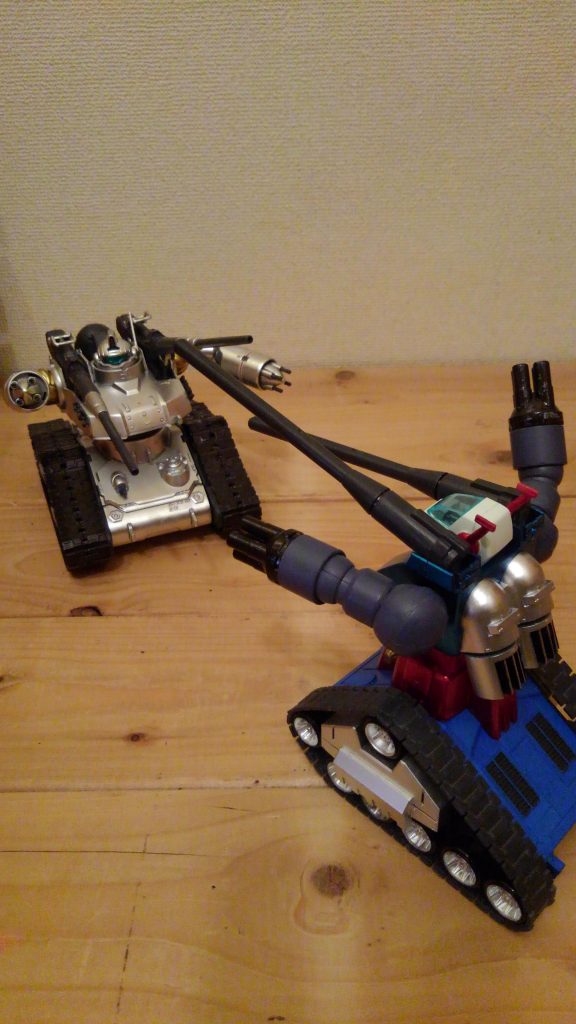 ORIGINガンタンクvs元祖ガンタンク