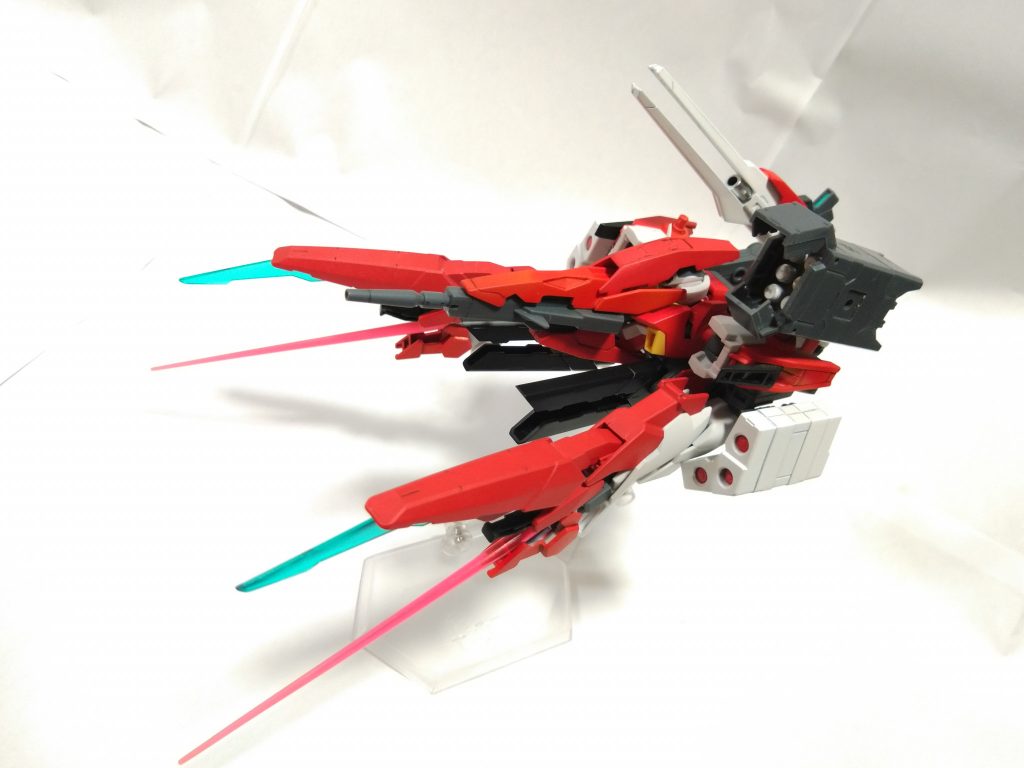 さらに三段変形エグゼキューターフォーム。足裏からのビームサーベルとシグルシアー(大鋏)で敵ガンプラを絶対バトルアウトさせる(婉曲表現)ゾ!