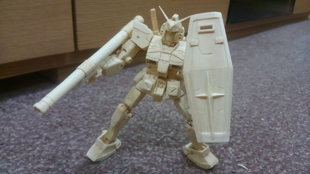 バズーカですが、一応方に構えることもできます。