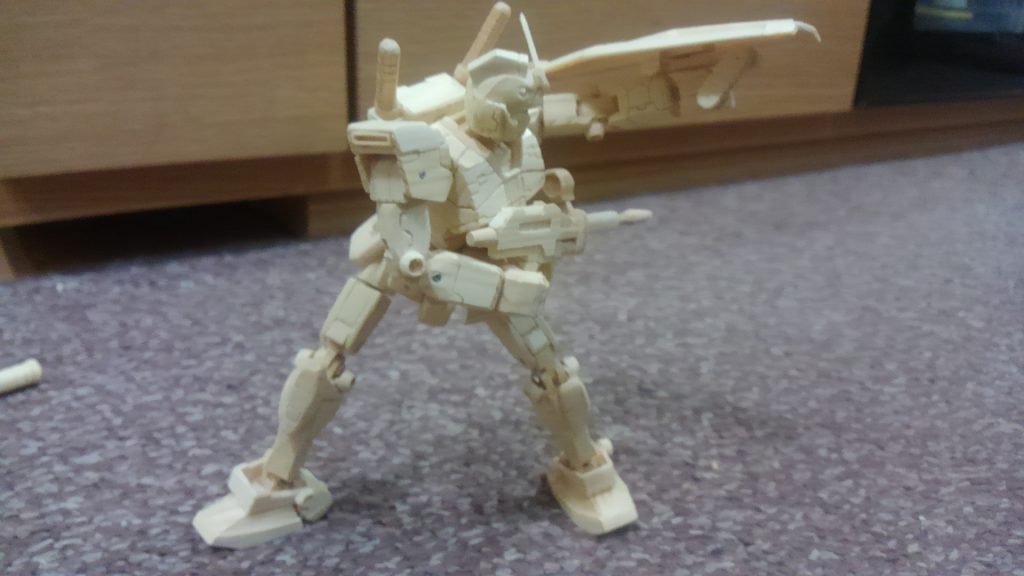 劇中にあった振り返りざまの一撃！