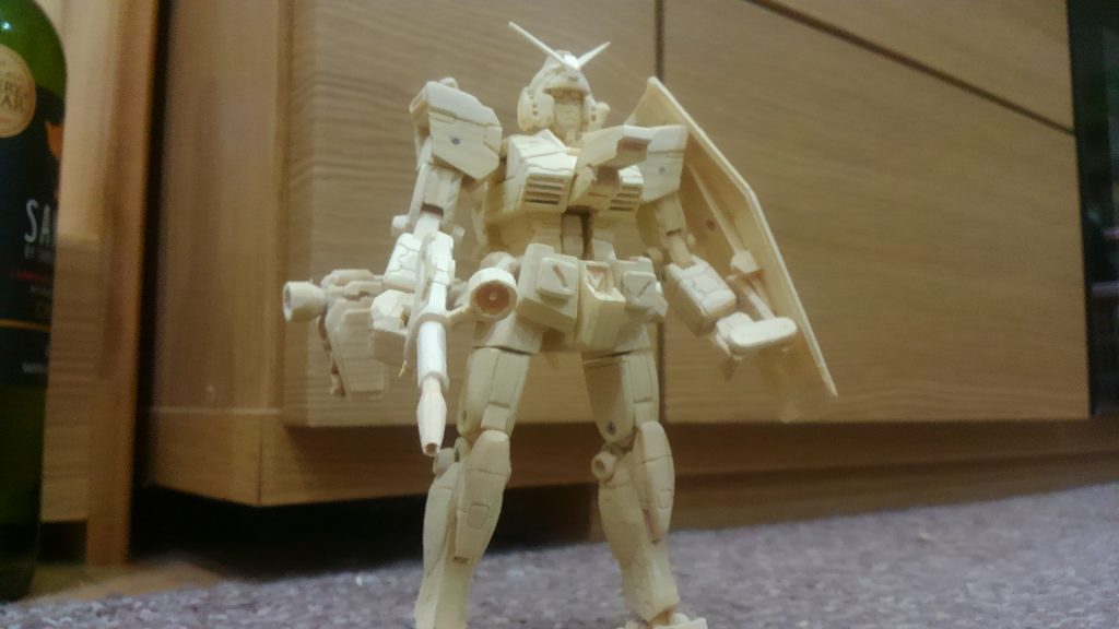 コクピット開閉可能。不完全ですがコアファイターも入っていて、A/Bパーツに分離もできます。