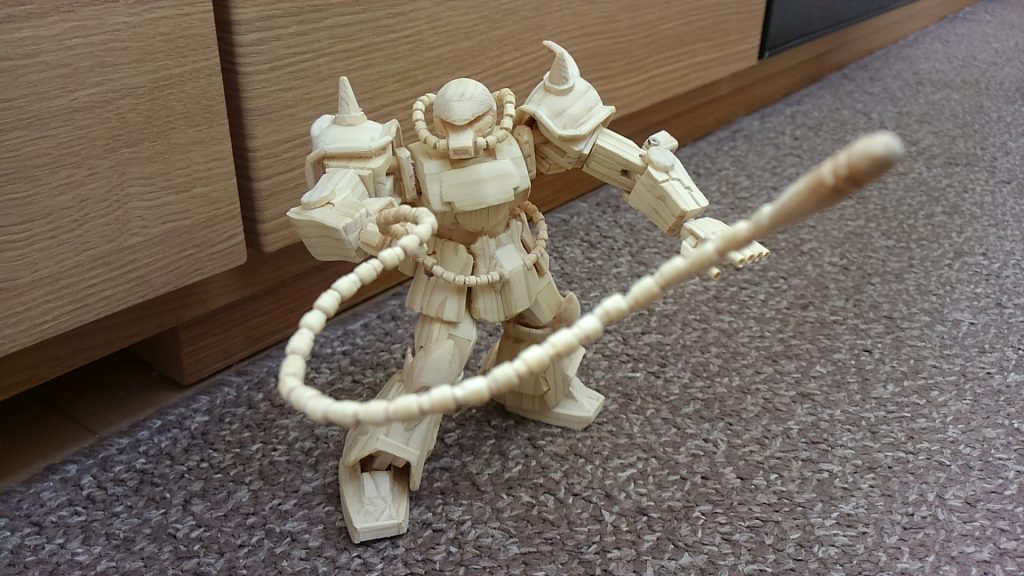 ヒートロッドですが、3㎜の丸棒を細く削り、真ん中に0.3㎜の針金を仕込んでいます。意外と作るのは簡単な割に見た目はよく、楽しい作業でした。