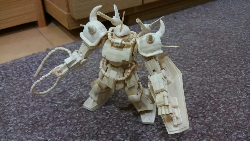 古い作品なので、いい写真が残ってません(汗)
フル装備でこんな感じです。