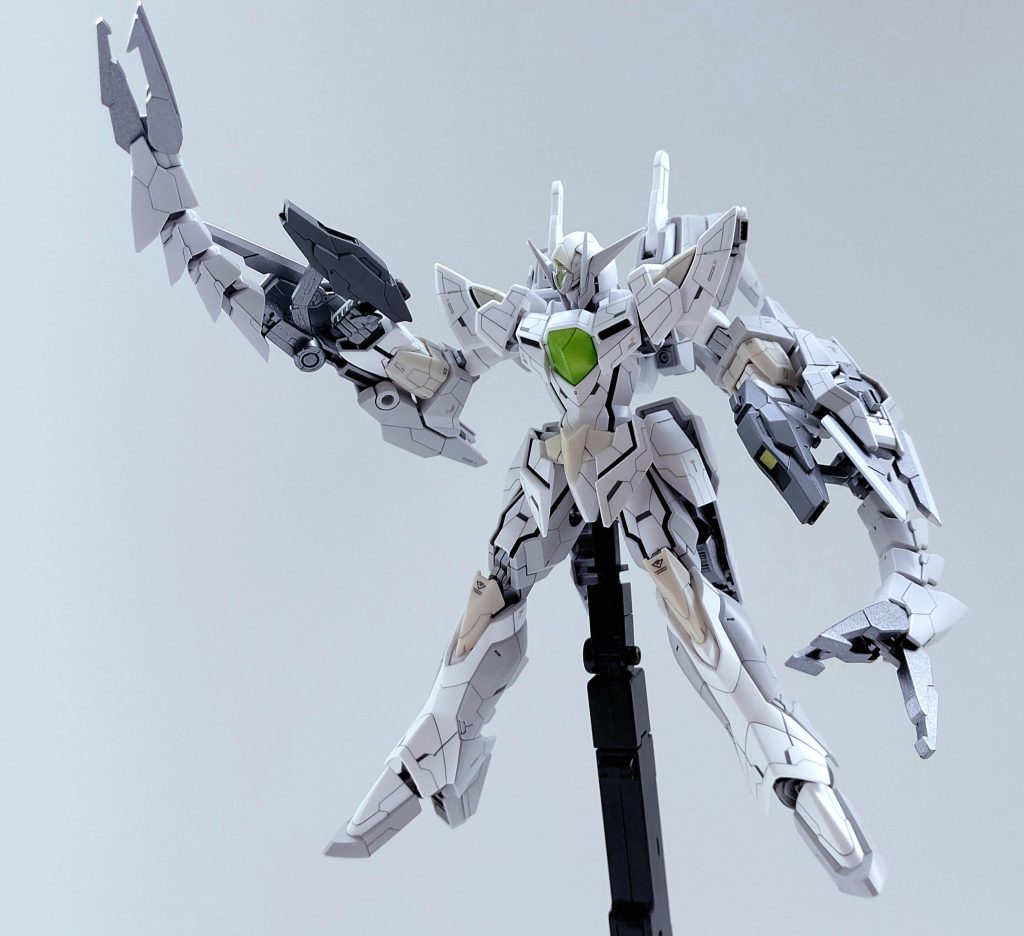 アームクローは
爪の肉抜きのパテ埋め、間接部の塗り分け、1つ1つの装甲裏の裏打ちととても大変やった、、