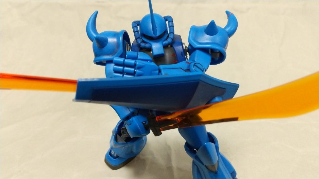 ダブル・ヒート・サーベル!そして左手の機関砲!強い!