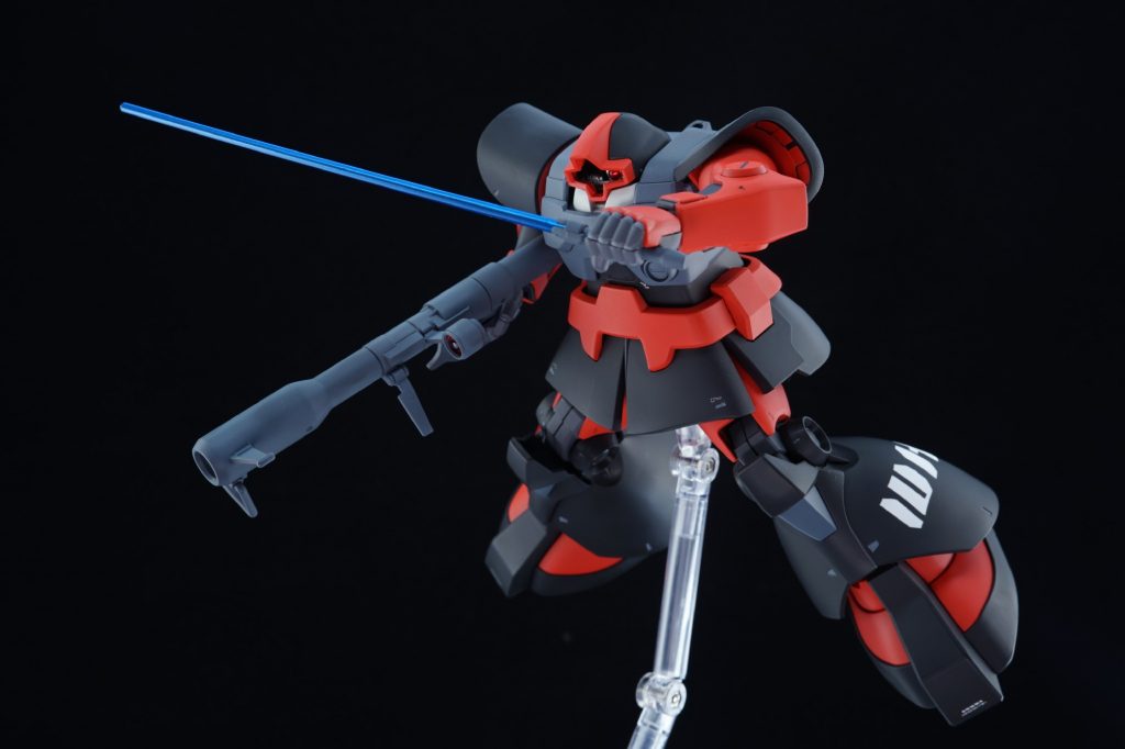 ## ヒートサーベル
アクセントとしてメタリックブルーで塗り分けてみたヒートサーベル。
いつみてもサーベル感皆無ですが、カッコいいからよし!
バックパック中央部のラッチに懸架できるんですが、塗装の剥がれが怖いのでしっかり対処しましょう。